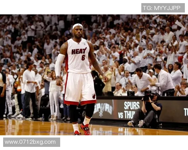 2013年NBA总决赛热火与雷霆的巅峰对决回顾与精彩瞬间分析