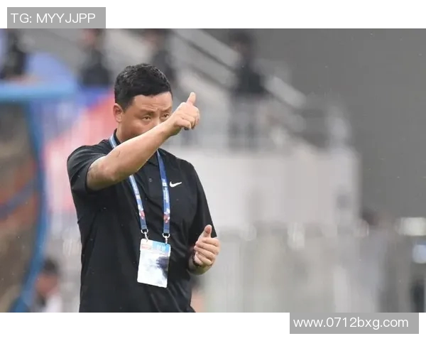 那不勒斯主帅辞职引发震动，球队管理层紧急寻找新帅接任