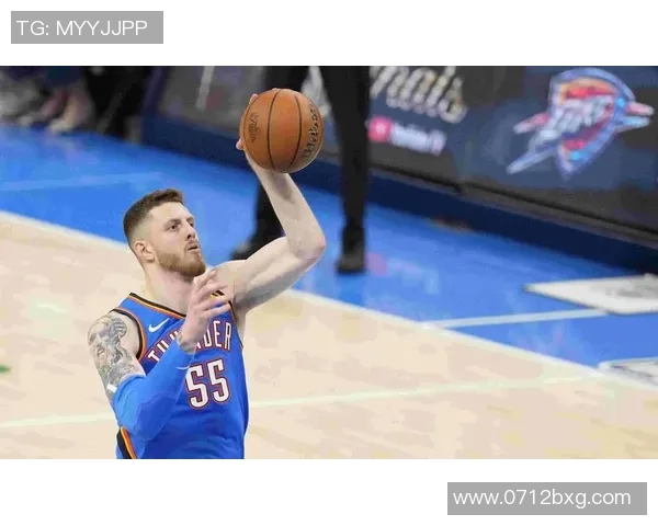 雷霆与鹈鹕激战正酣2月15日精彩对决引发球迷热议